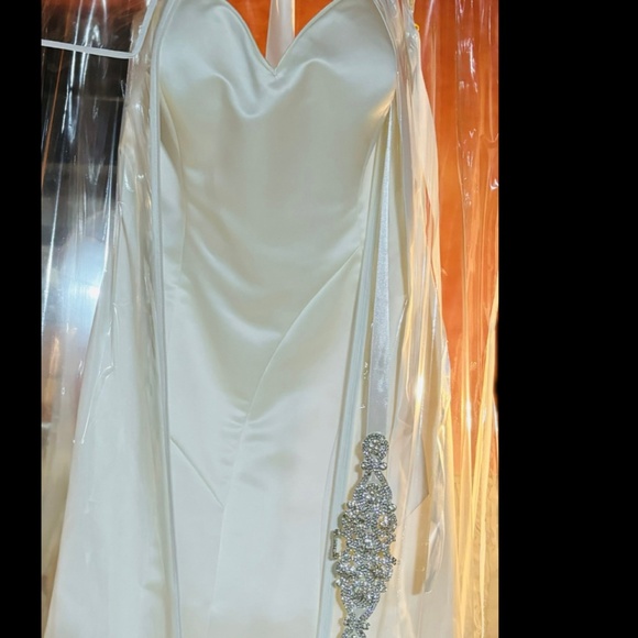 Sottero & Midgley Wedding Dress (Off white) - Picture 4 of 5